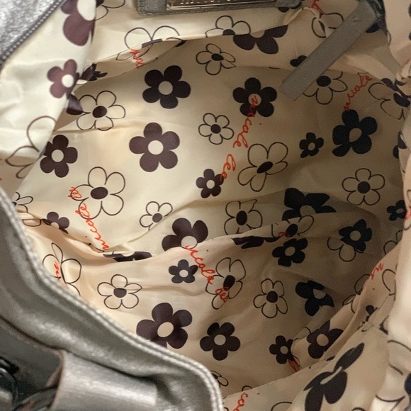 New without tags, Nicole Lee, silver, metallic shoulder bag - Picture 7 of 16